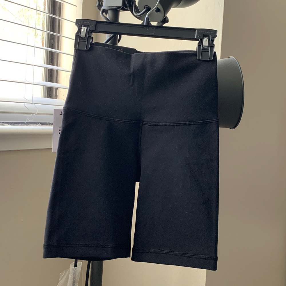 Aritzia TnaLIFE™ Cheeky Hi-Rise 7" Short